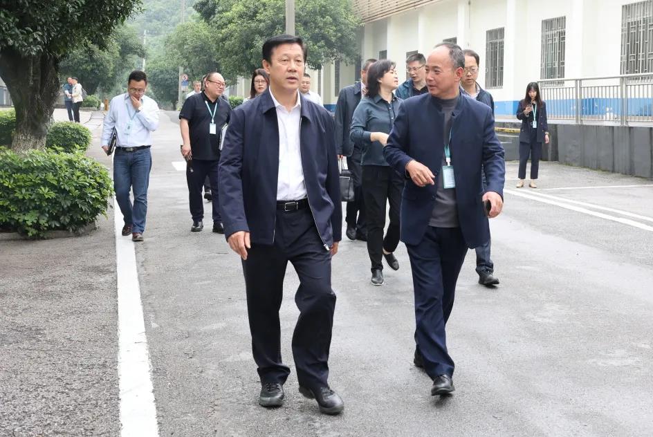 桂林市委副书记赵仲华莅临桂林南药调研指导工作 桂林市委副书记赵仲华莅临桂林南药调研指导工作